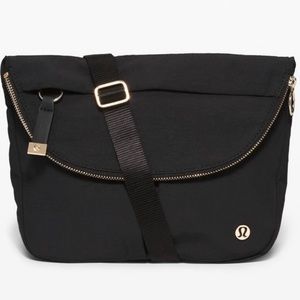 lululemon All Night Festival 5L black and gold bag